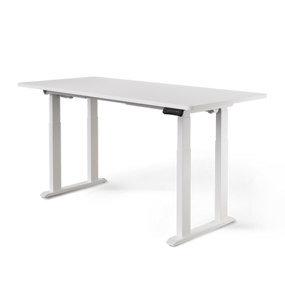 Elektrisch höhenverstellbarer Schreibtisch DESKSPACE TITAN mit Gestell und Tischplatte in Weiß 180 × 80 cm in der Frontalansicht freigestellt vor weißem Hintergrund